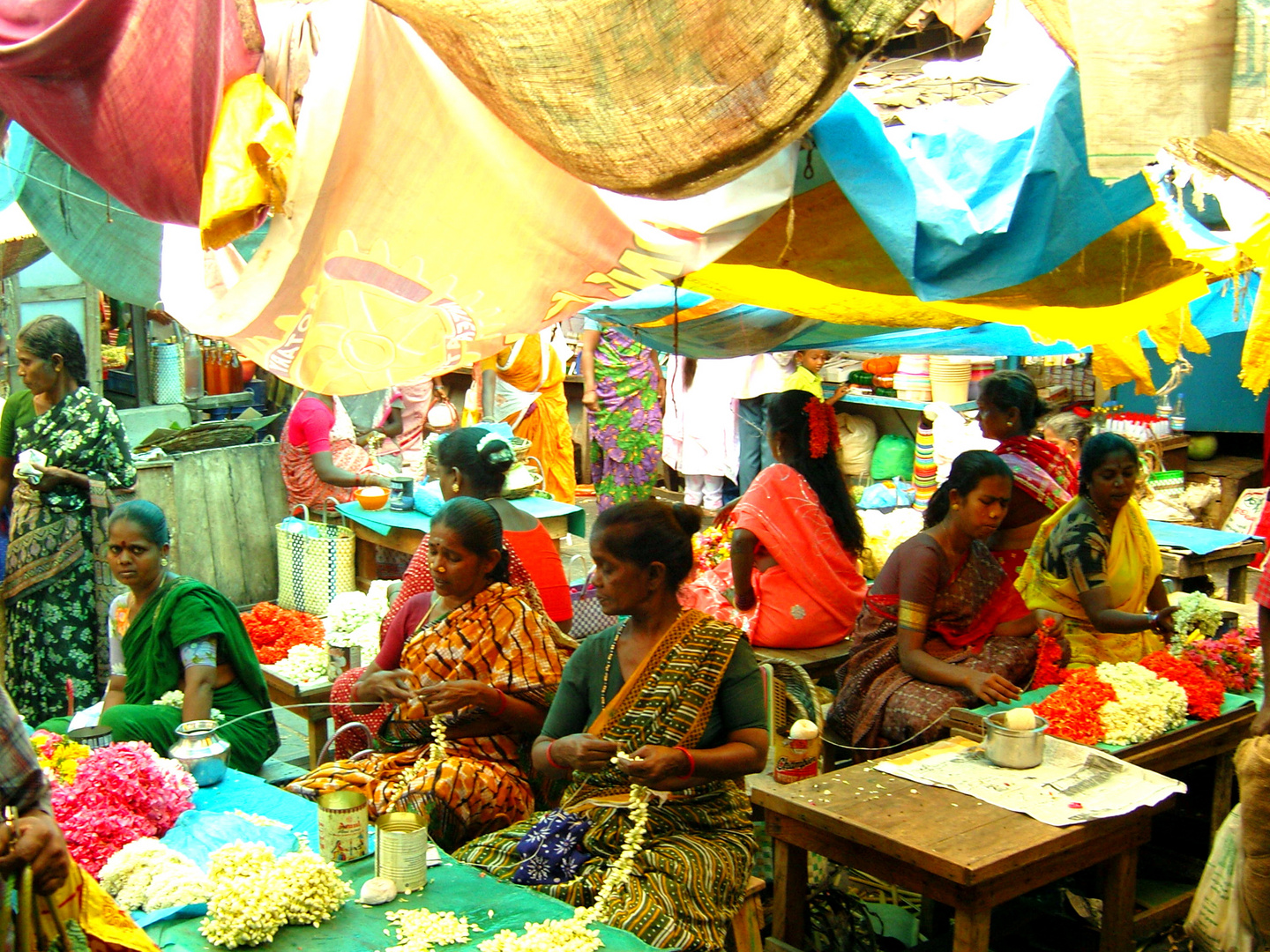 Marché aux fleurs en Inde