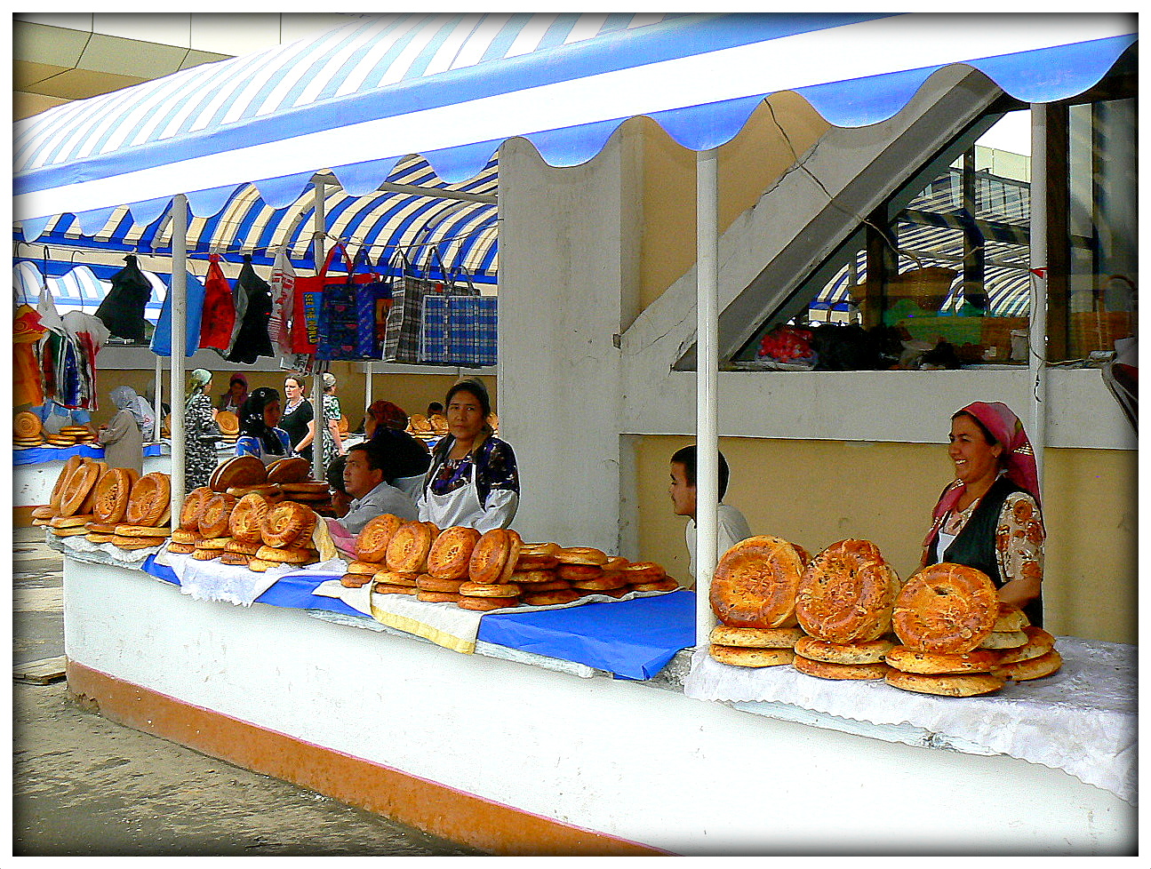 MARCHE - DE - ANDIJAN - 3 -