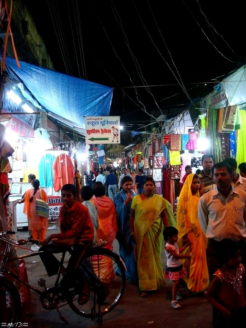 Marché de nuit de Bhopal, Inde.