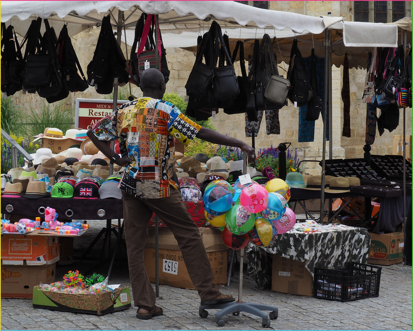 Marché Multicolore à Condom