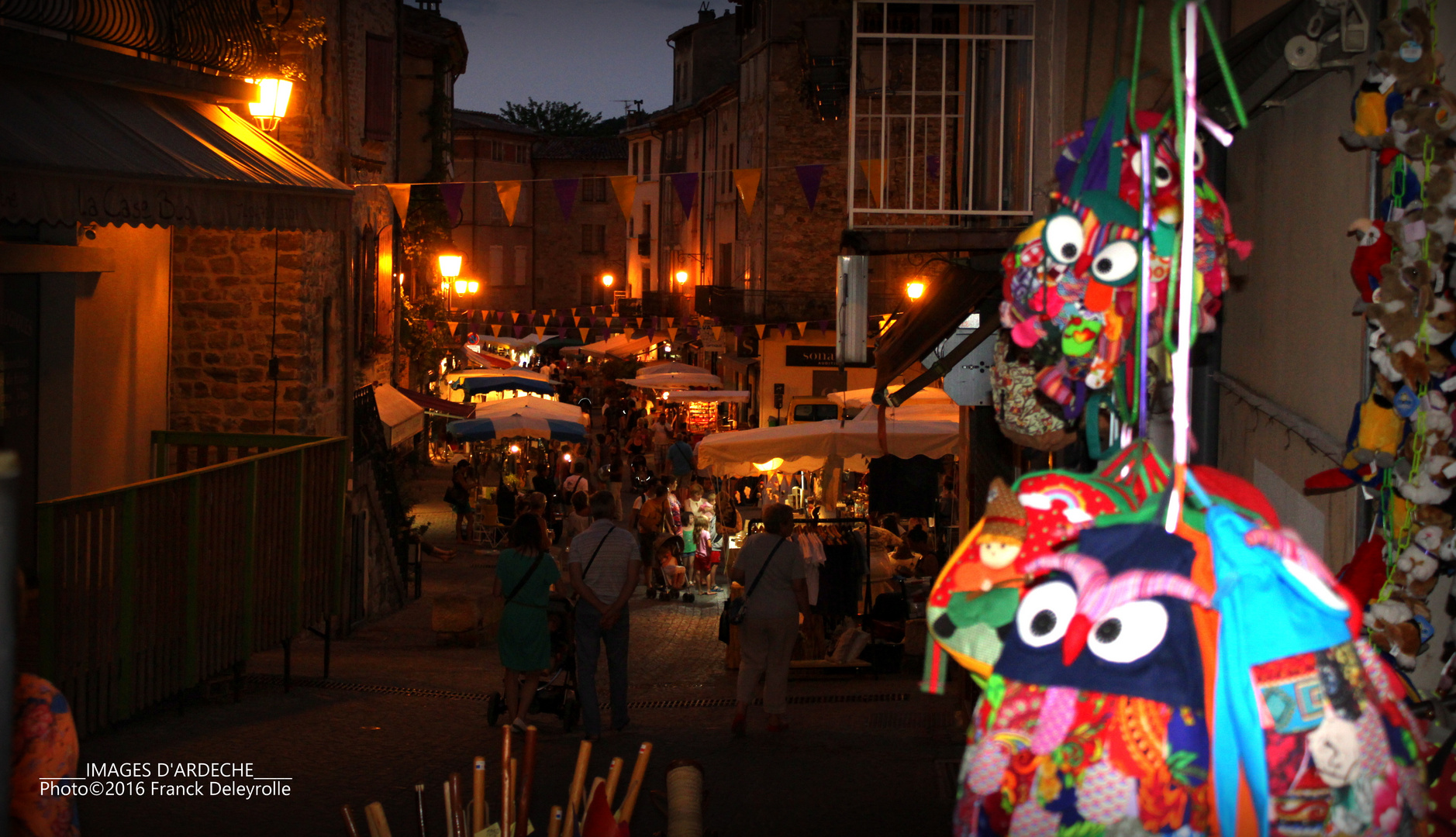 Marché nocturne (Ardèche)