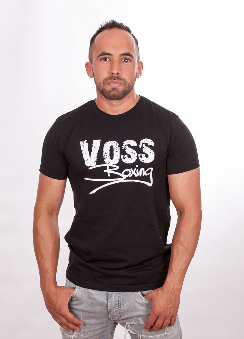 Marco Köhler im neuen VossBoxing basic Shirt.