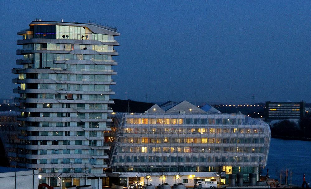 Marco-Polo-Tower und UniLever-Haus