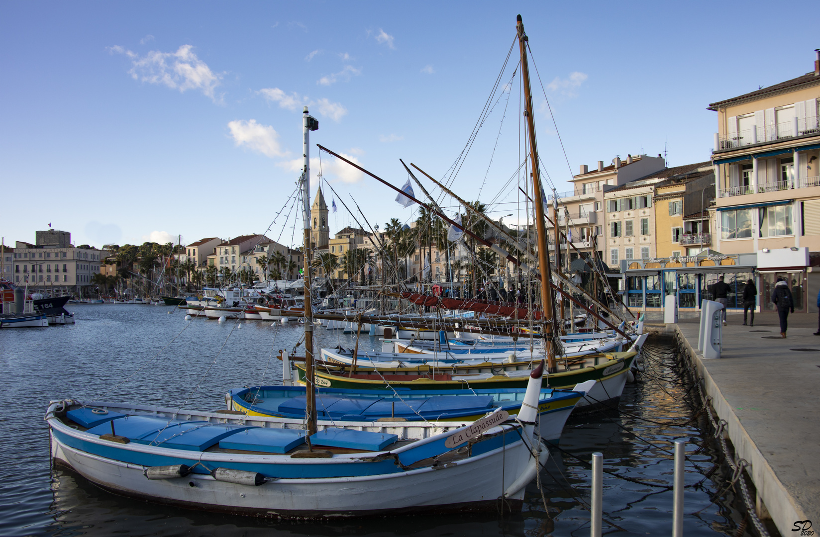 Mardi bleu  à Sanary