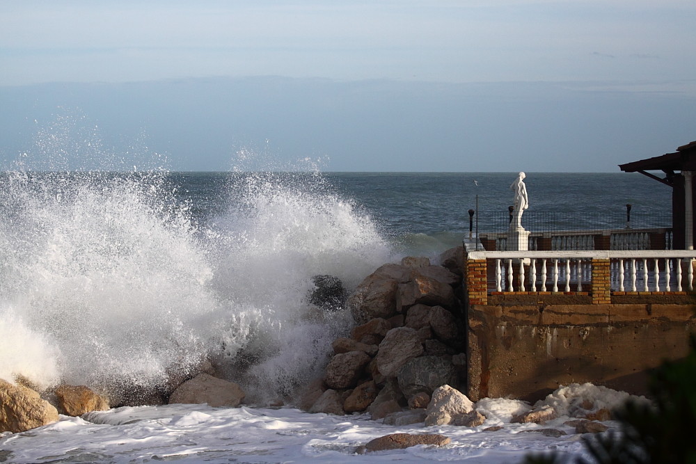 mare agitato