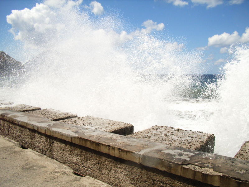 Mare in burrasca ad Acquacalda - Lipari