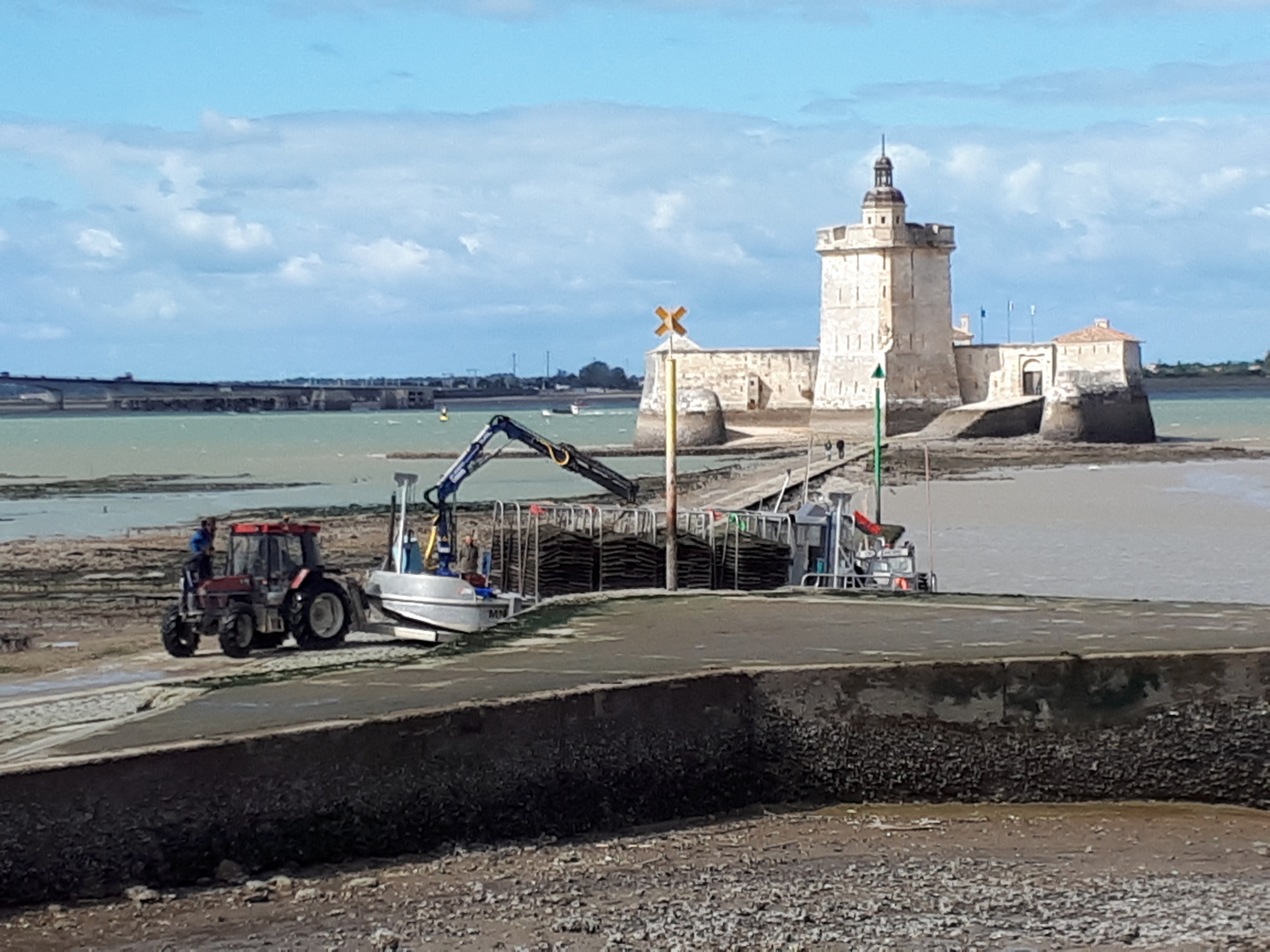 Marée basse entre Ile d'Oléron et Bassin de Marennes ...