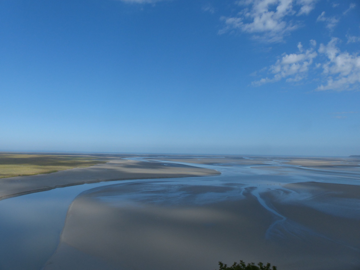 Marée basse lunaire au Mont Saint Michel