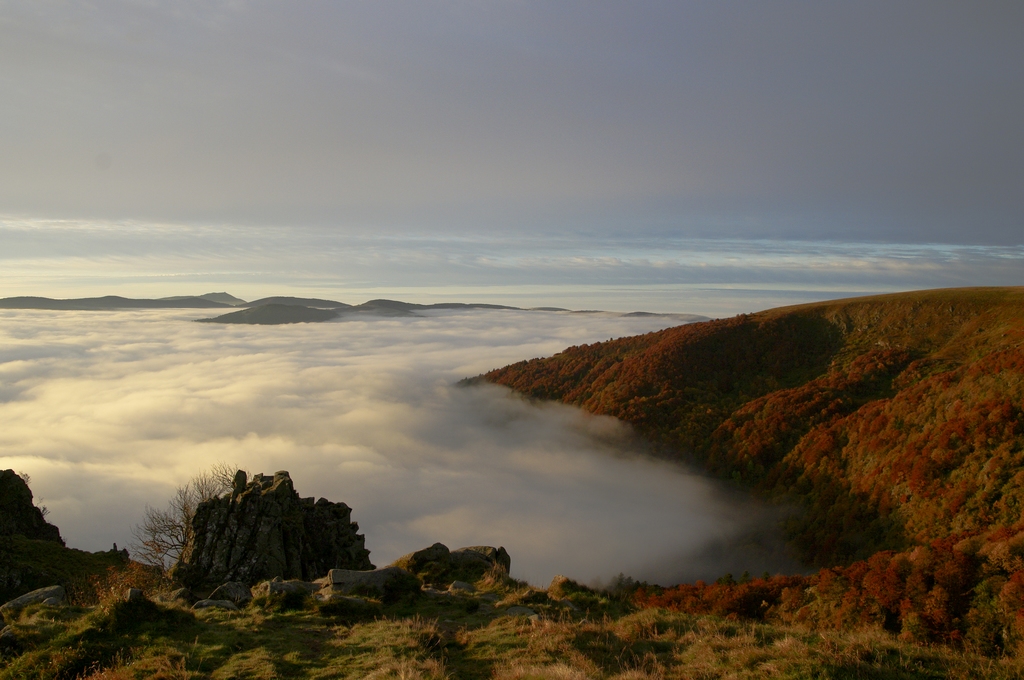 Marée de nuages sur les sommets vosgiens