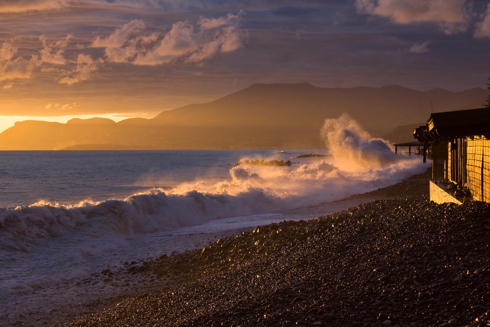 Mareggiata al tramonto