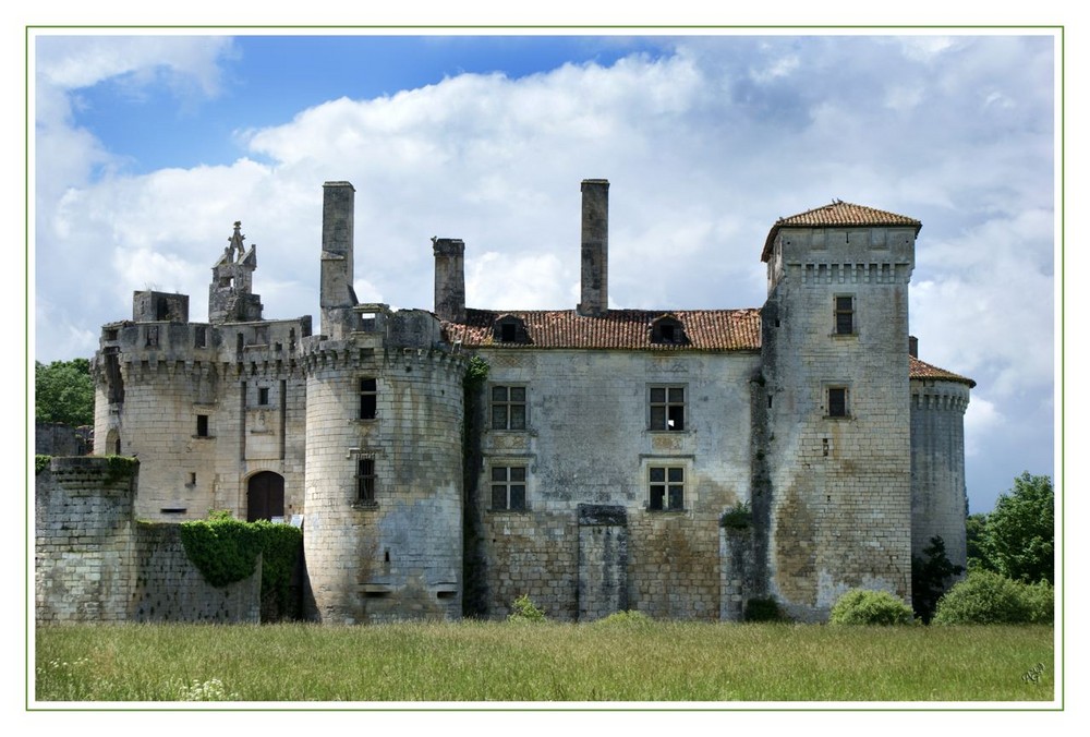 Mareuil.... une autre vue du château