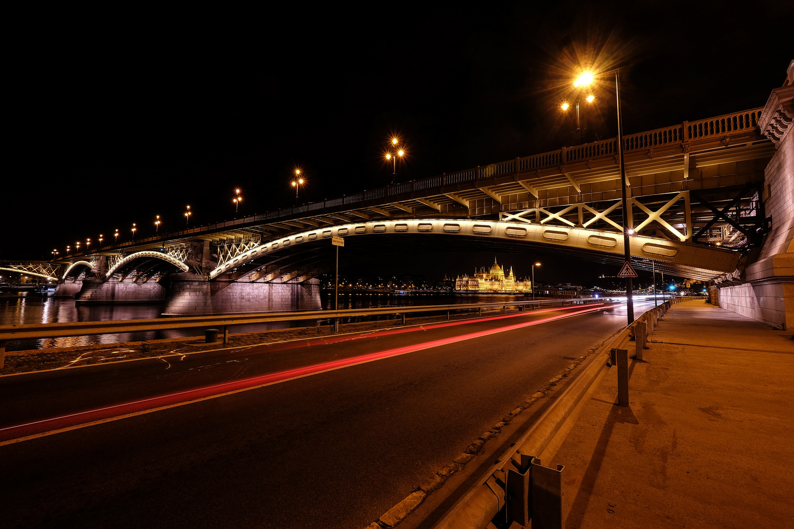 Margaretenbrücke Budapest at night