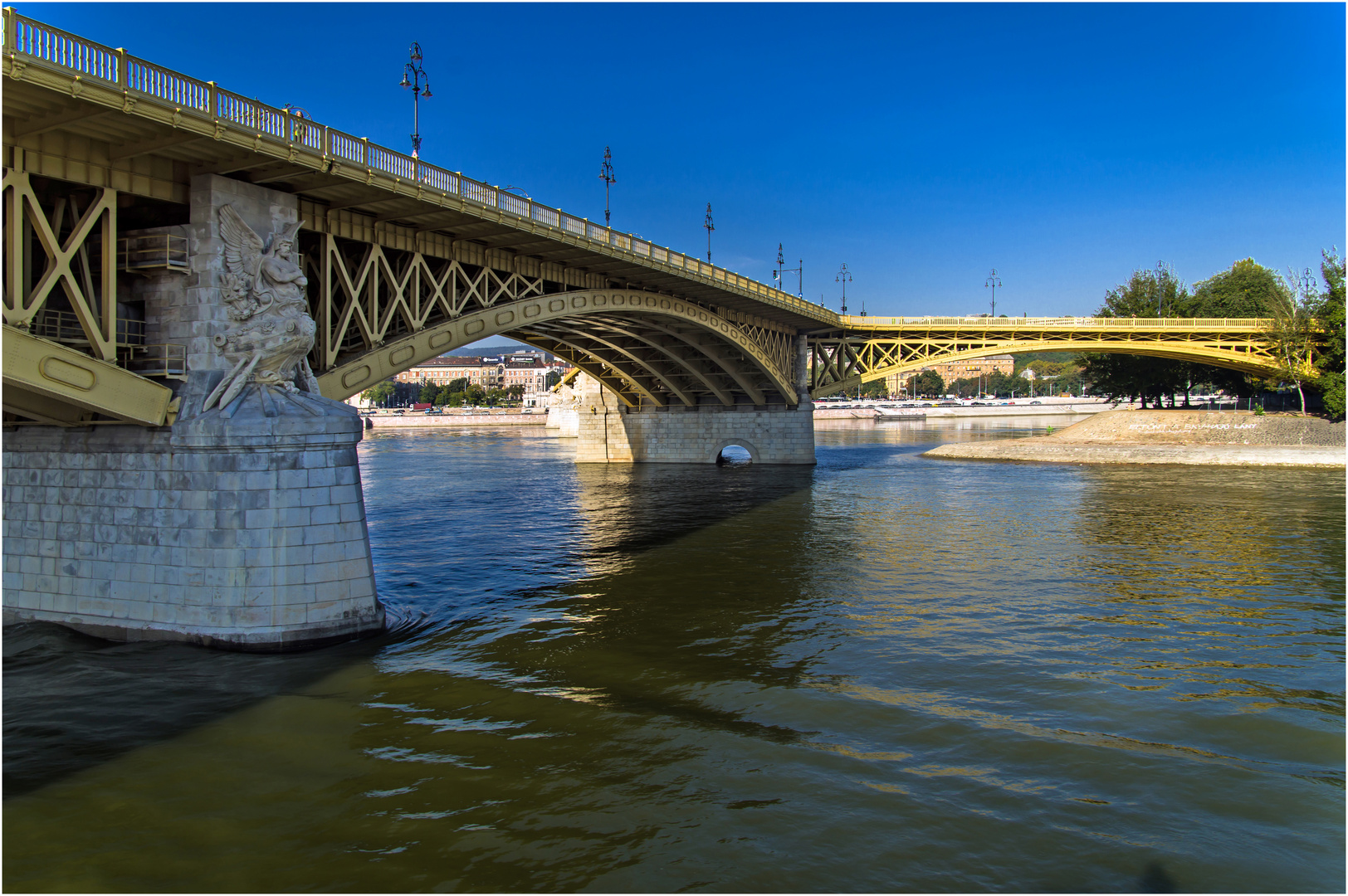 Margaretenbrücke mit Abzweiger ...