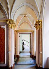 Margarethenhof Foyer, Blick ins linke Treppenhaus