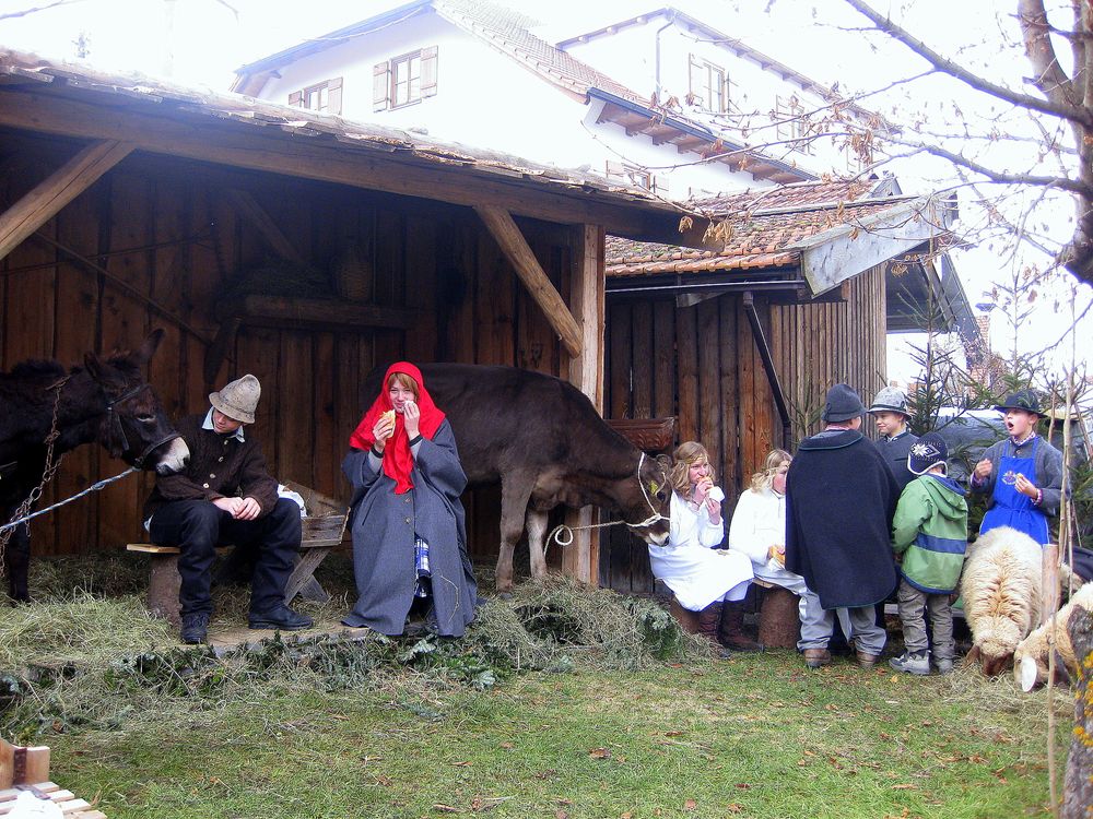 Maria und Josef im Stall zu Buching (Ostallgäu)