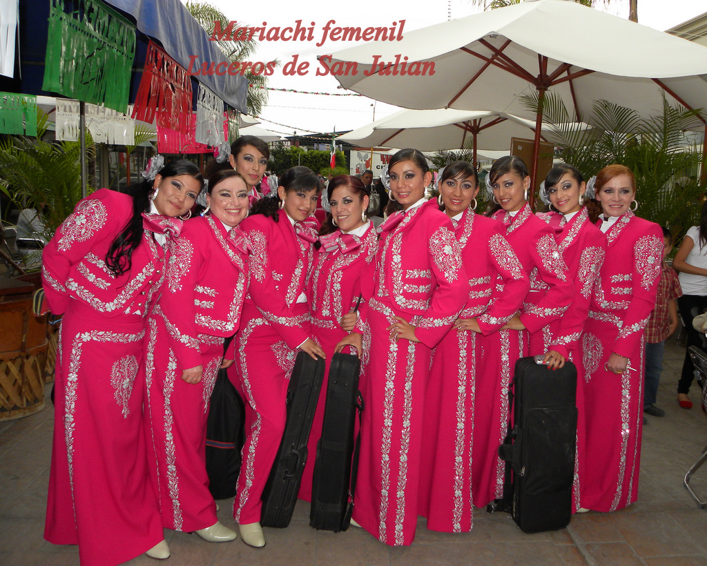 Mariachi femenil