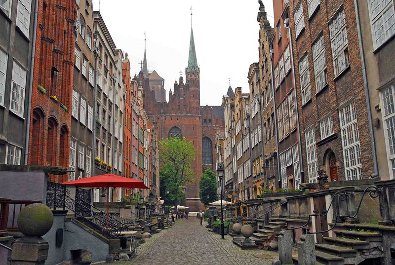 Mariacka Gasse und im Hintergrund die Marienkirche