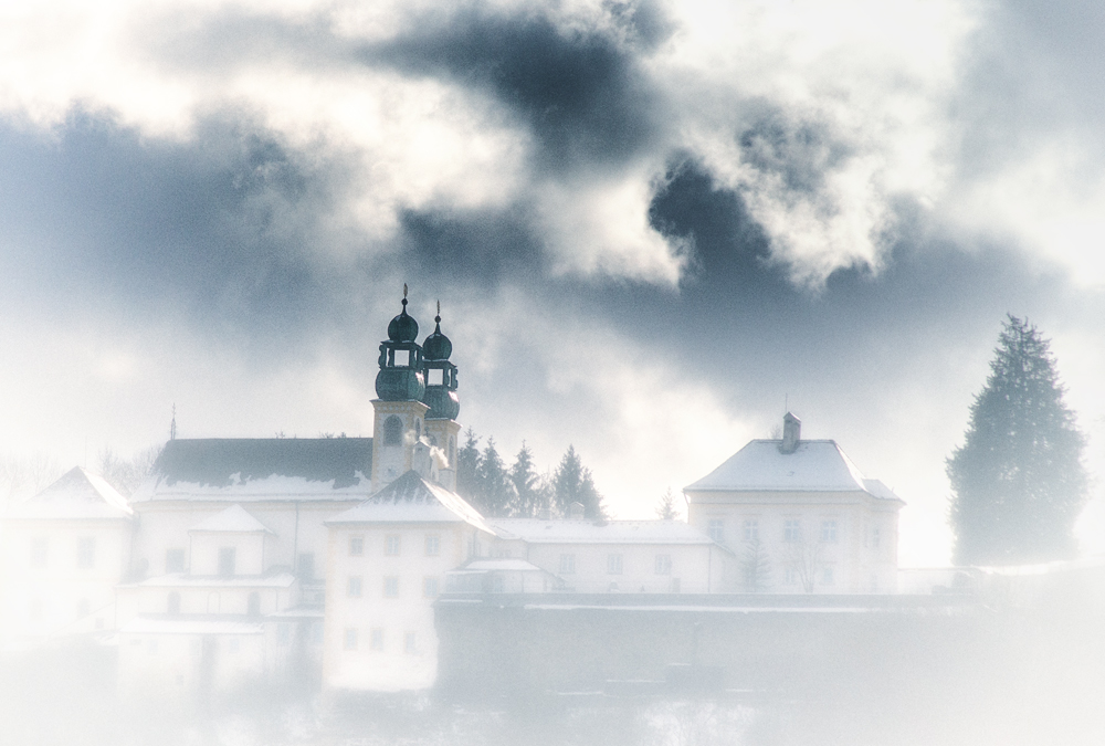 Mariahilf im Winterlicht