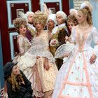 Marie Antoinette mit gesellschaft