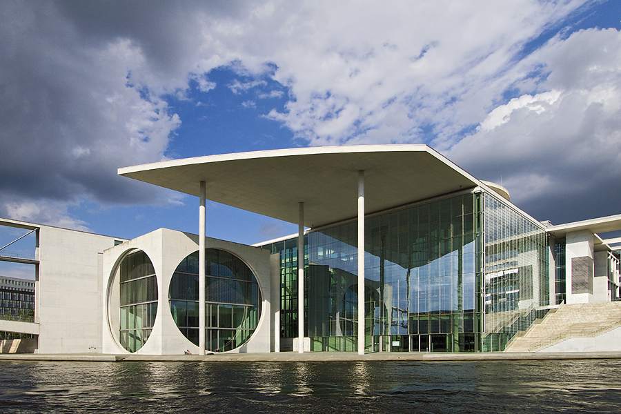 Marie-Elisabeth-Lüders-Haus...