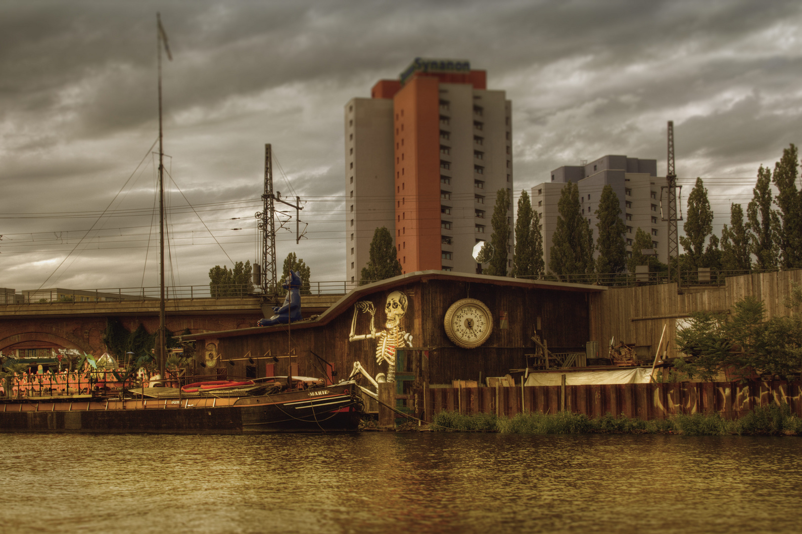 Marie und der Tod um 17.35  Uhr in Berlin an der Spree