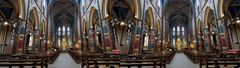 Marien-Basilika Kevelaer - Blick in das Langschiff, auf den Altar.