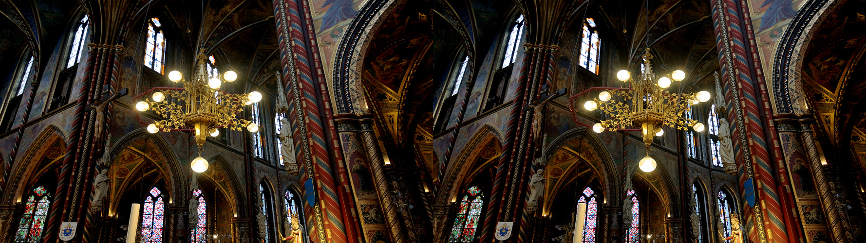 Marien-Basilika Kevelaer - Kronleuchter Im Hauptschiff der Basilika