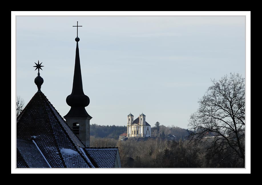 Marienberg bei Burghausen mit der Kirche von Wanghausen