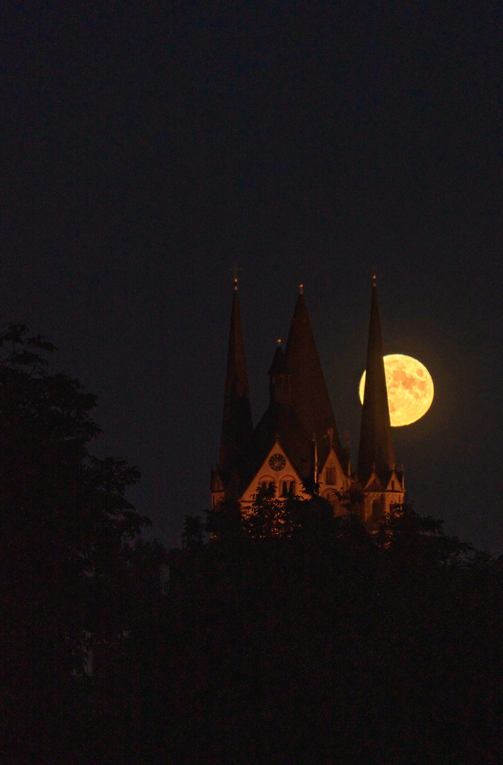 Marienkirche Gelnhausen im Mondaufgang