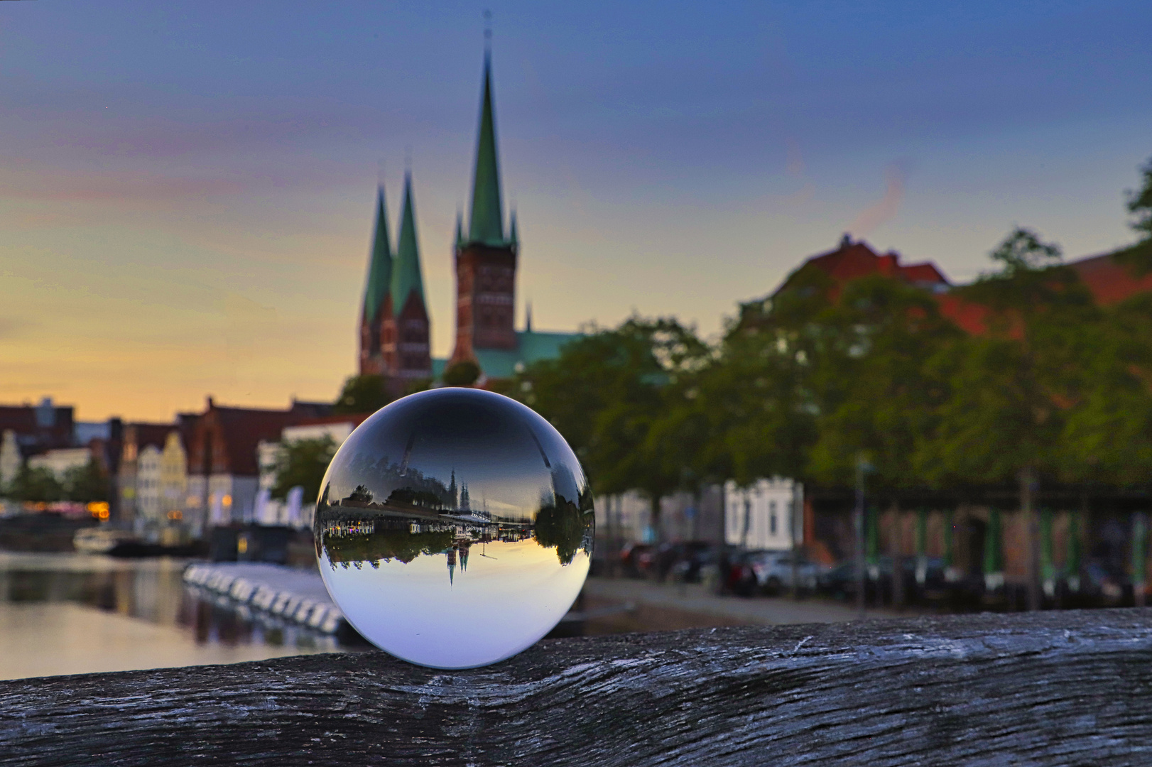 Marienkirche, Petrikirche und Glaskugel