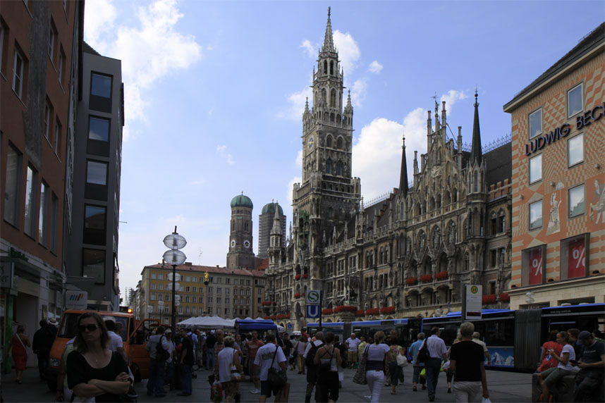 Marienplatz mit Rathaus