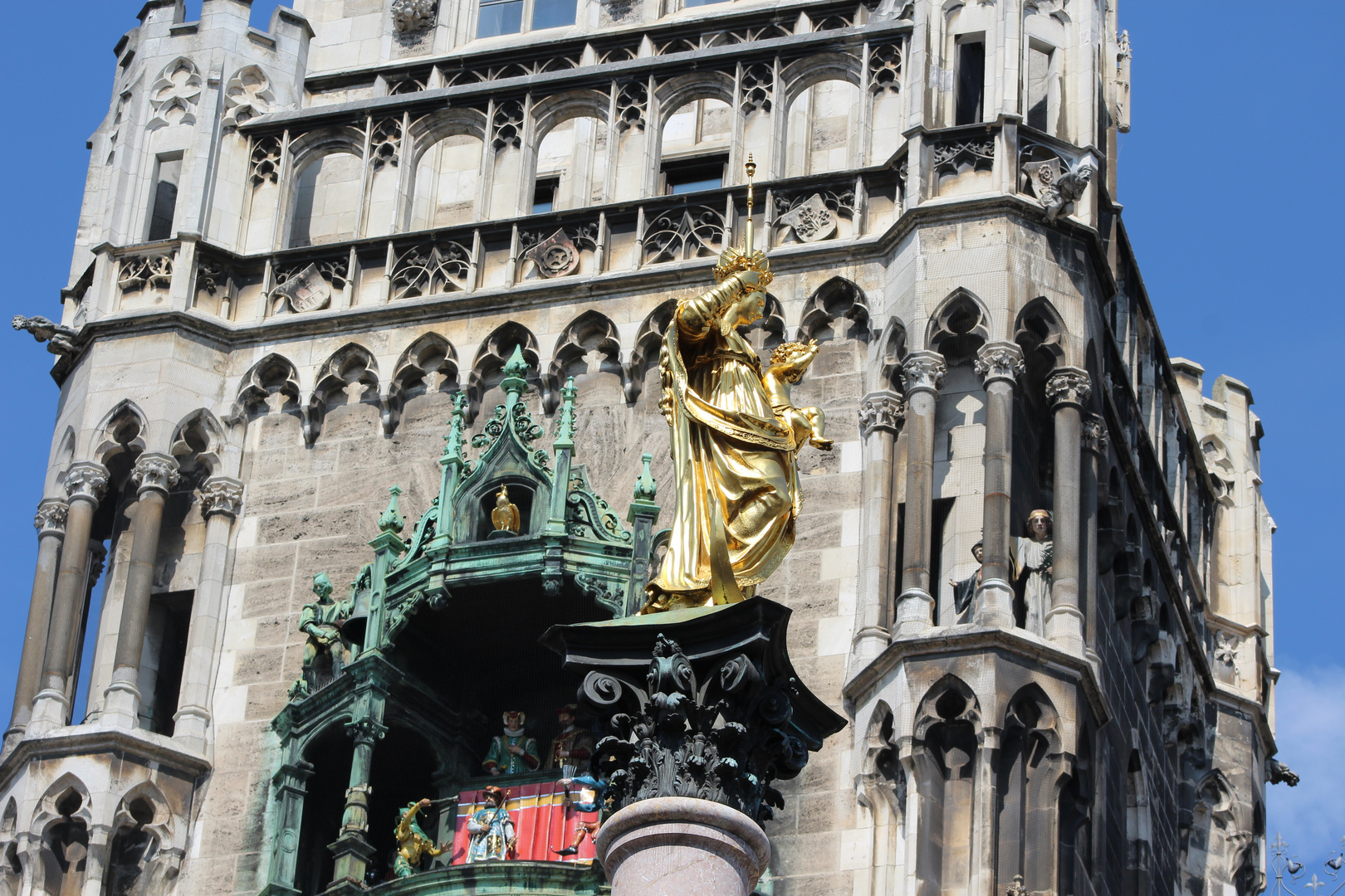 Marienstatue auf dem Marienplatz in München