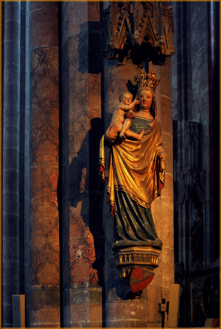 Marienstatue in der St. Sebaldus- Kirche, Nürnberg