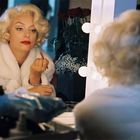 Marilyn-in-the-mirror