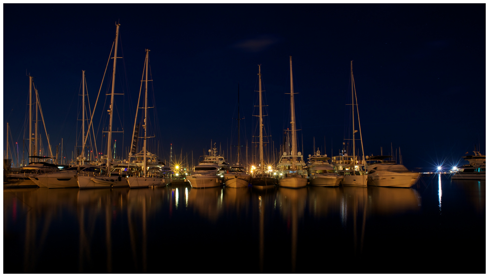 Marina Alboran (Palma de Mallorca) bei Nacht