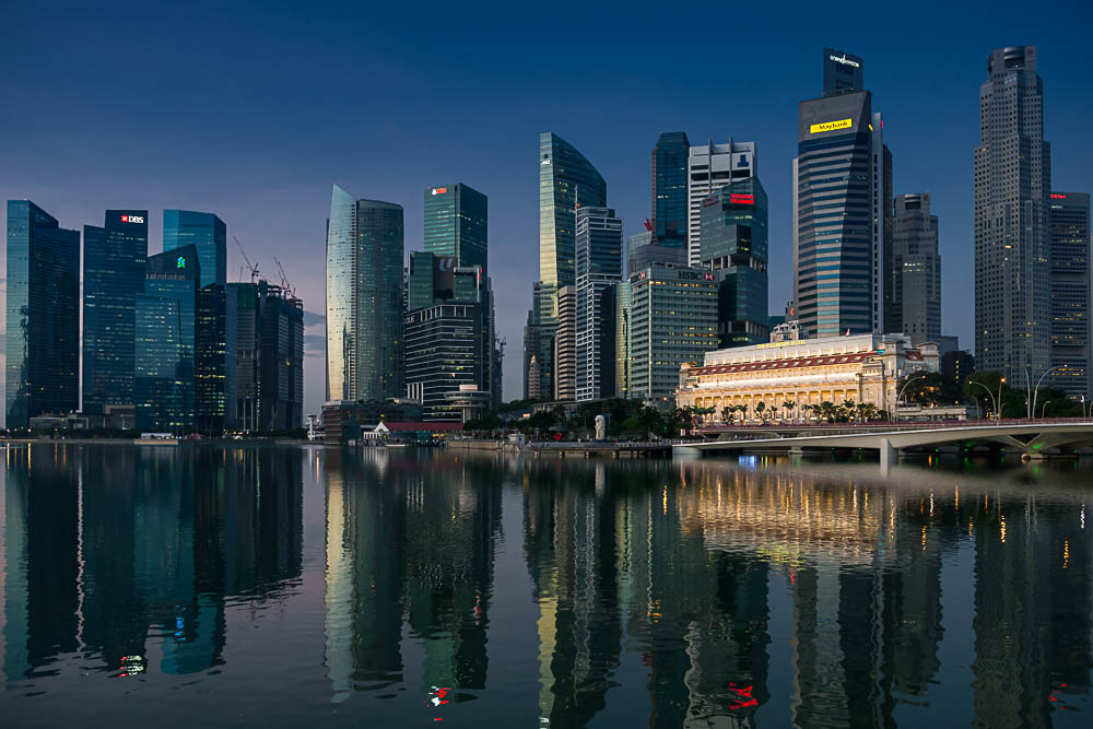 Marina Bay in Singapur vor dem Sonnenaufgang