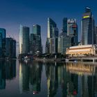 Marina Bay in Singapur vor dem Sonnenaufgang