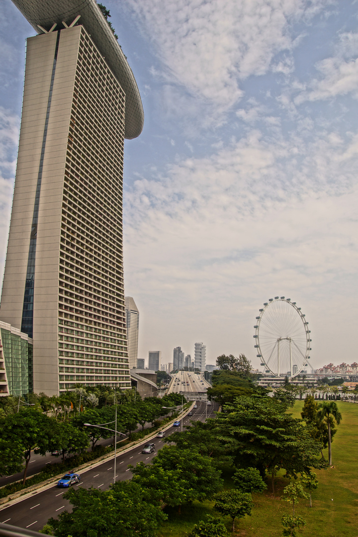 Marina Hotel und Singapore Flyer