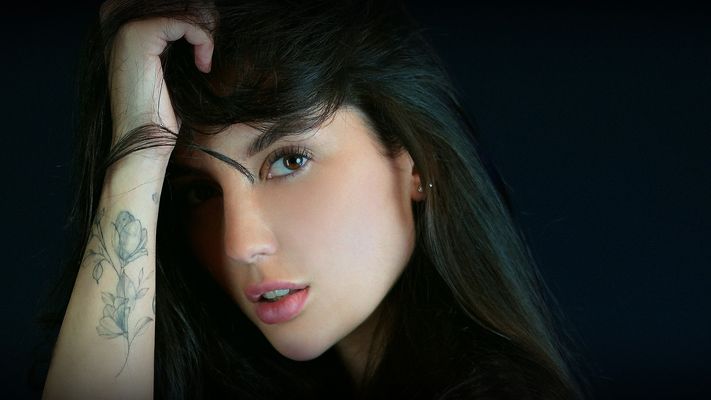 Marina mit dem Tattoo