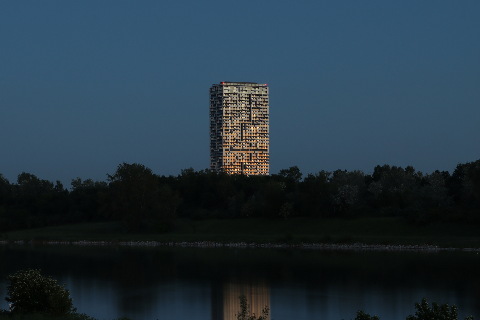 Marina-Tower im Sonnenuntergang