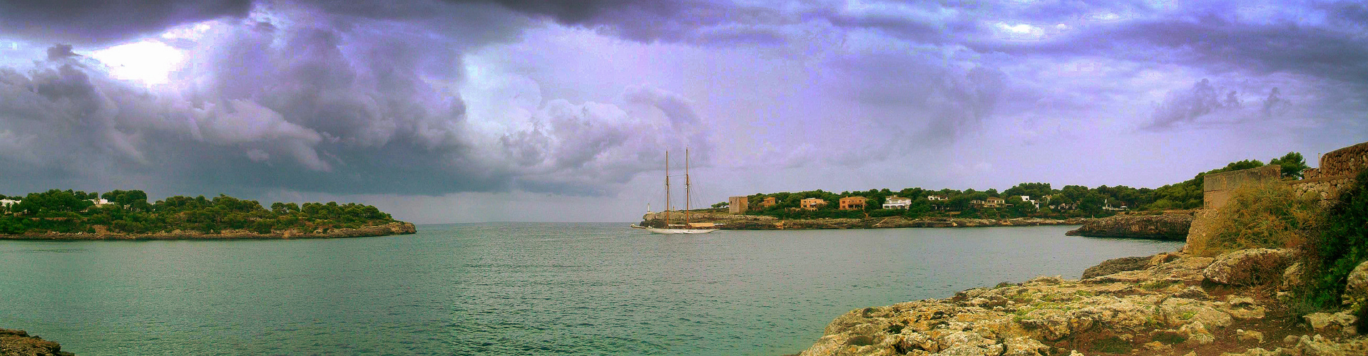 Marina y tormenta