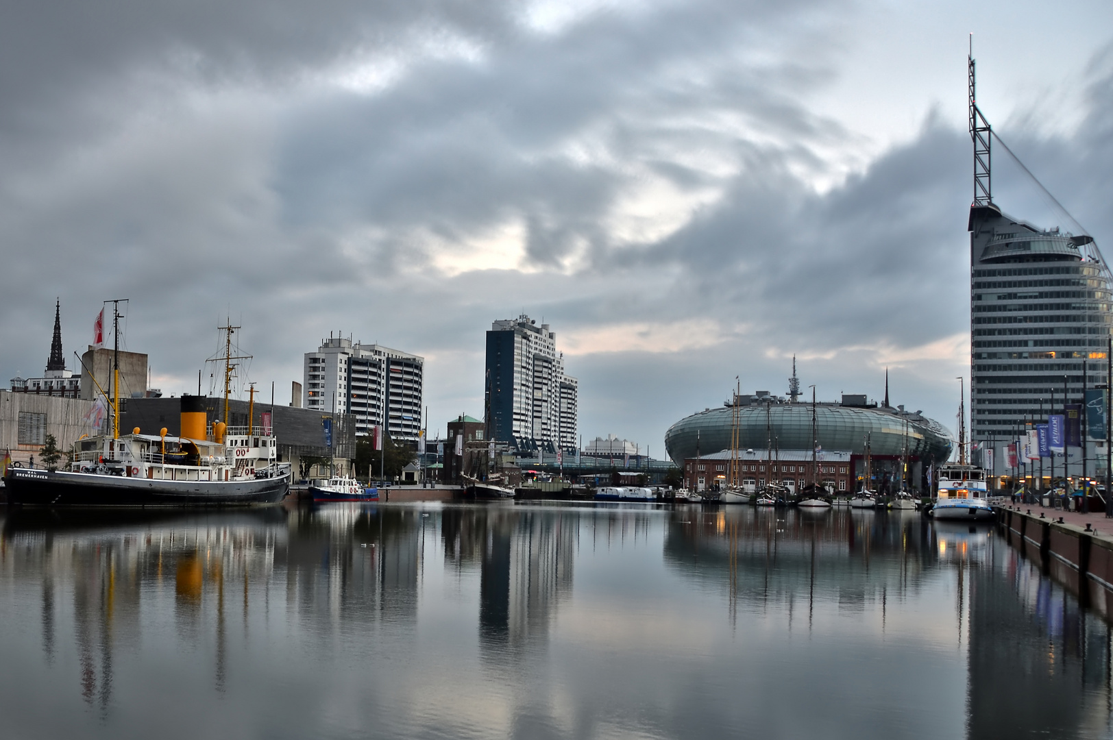 Marina,Klimahaus und Sailcity Hotel