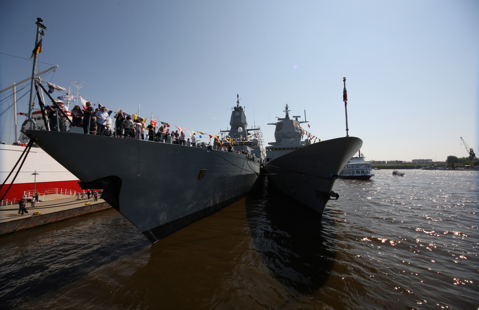 Marine Fregatten auf dem Hamburger Hafengeburtstag 2011