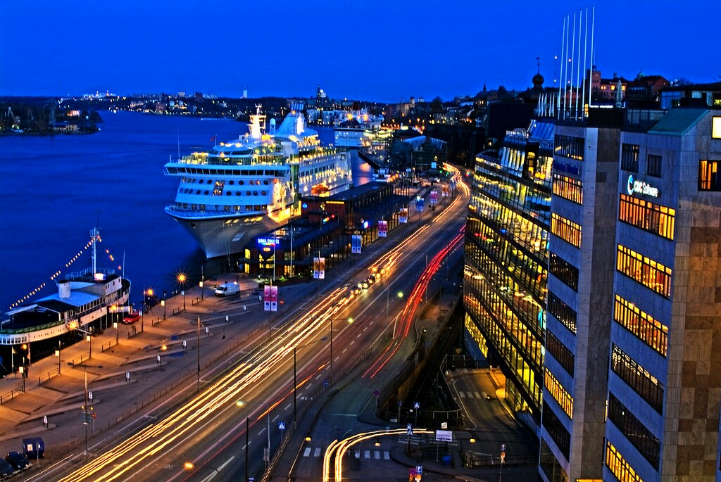 Maritime Atmosphäre bei Nacht