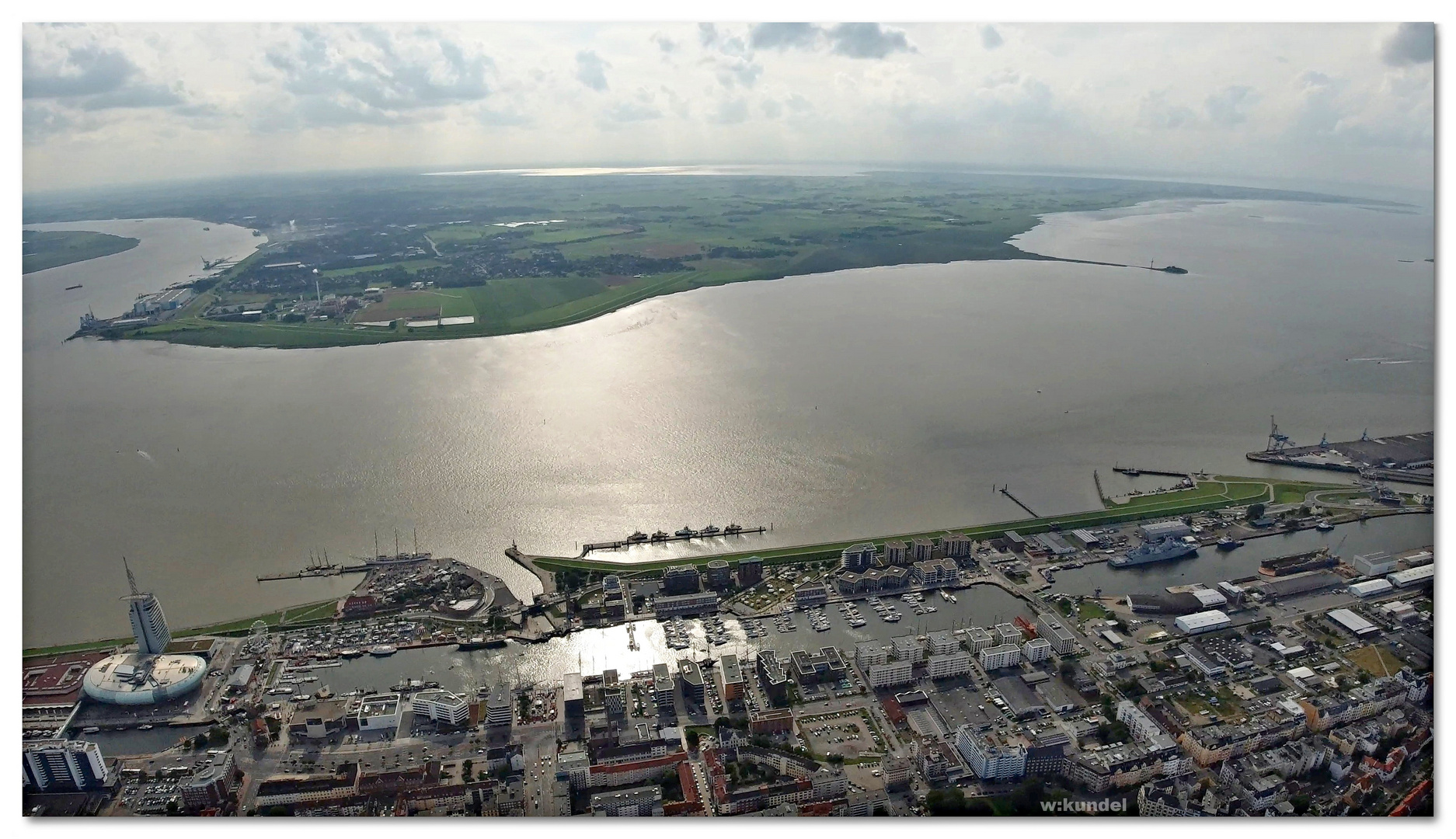 Maritime Woche in Bremerhaven (Luftbild, aerial)