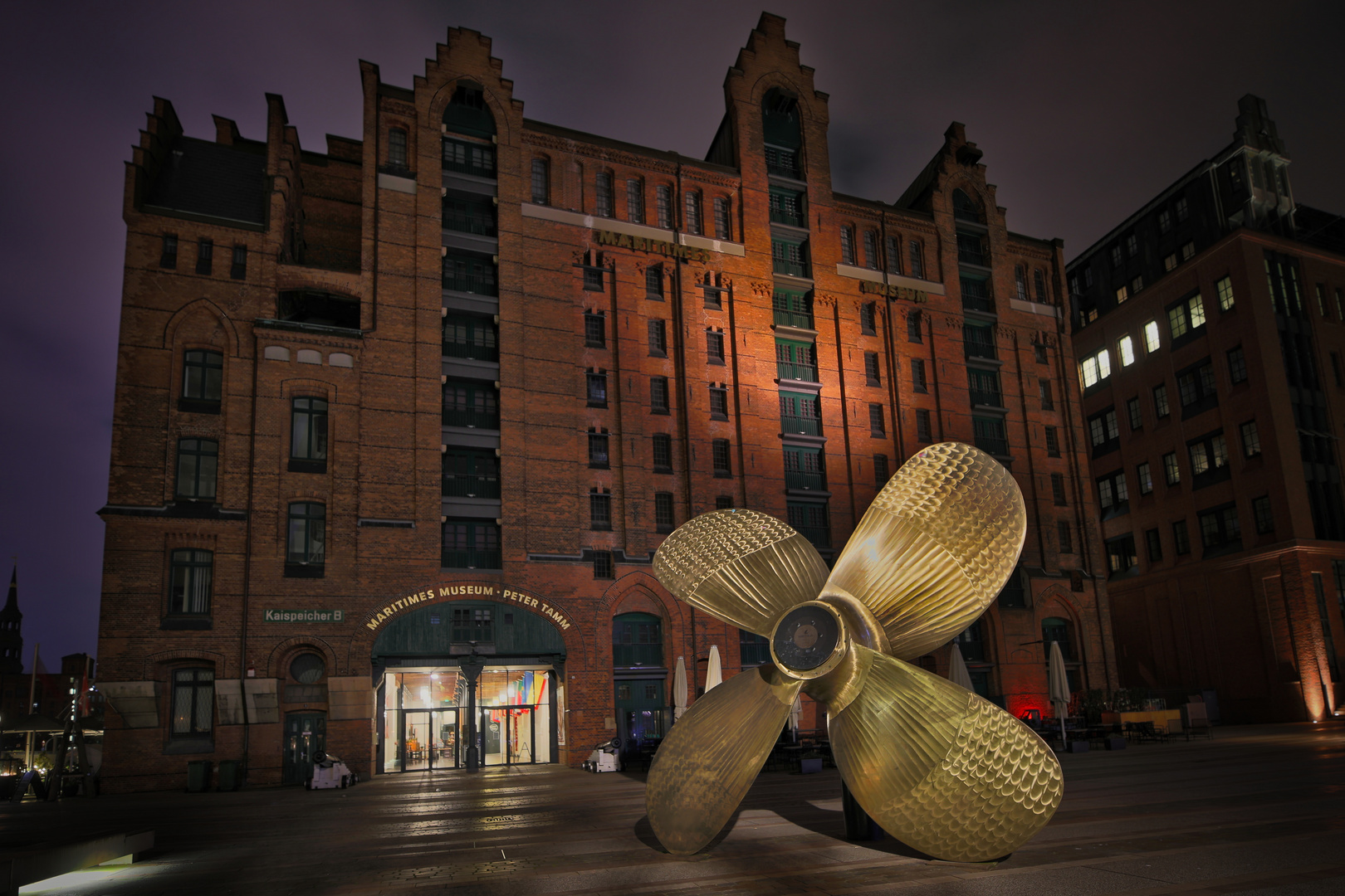 Maritimes Museum by night 