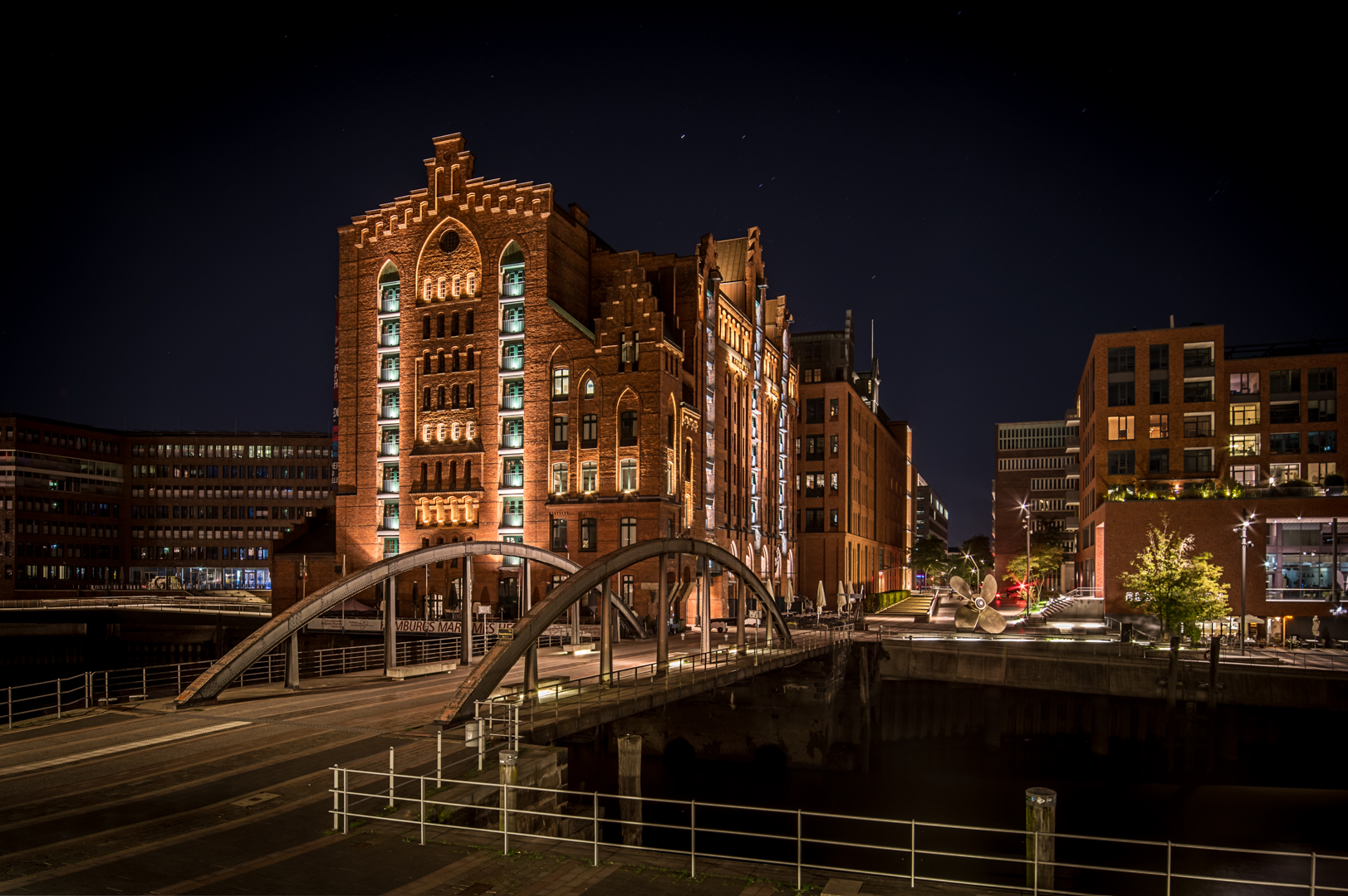 Maritimes Museum Hamburg mit Busanbrücke