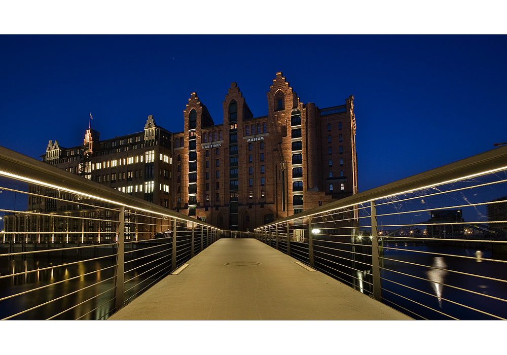 Maritimes Museum Hamburg zur blauen Stunde