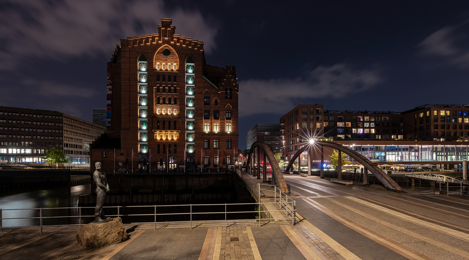 Maritimes Museum  und Busanbrücke