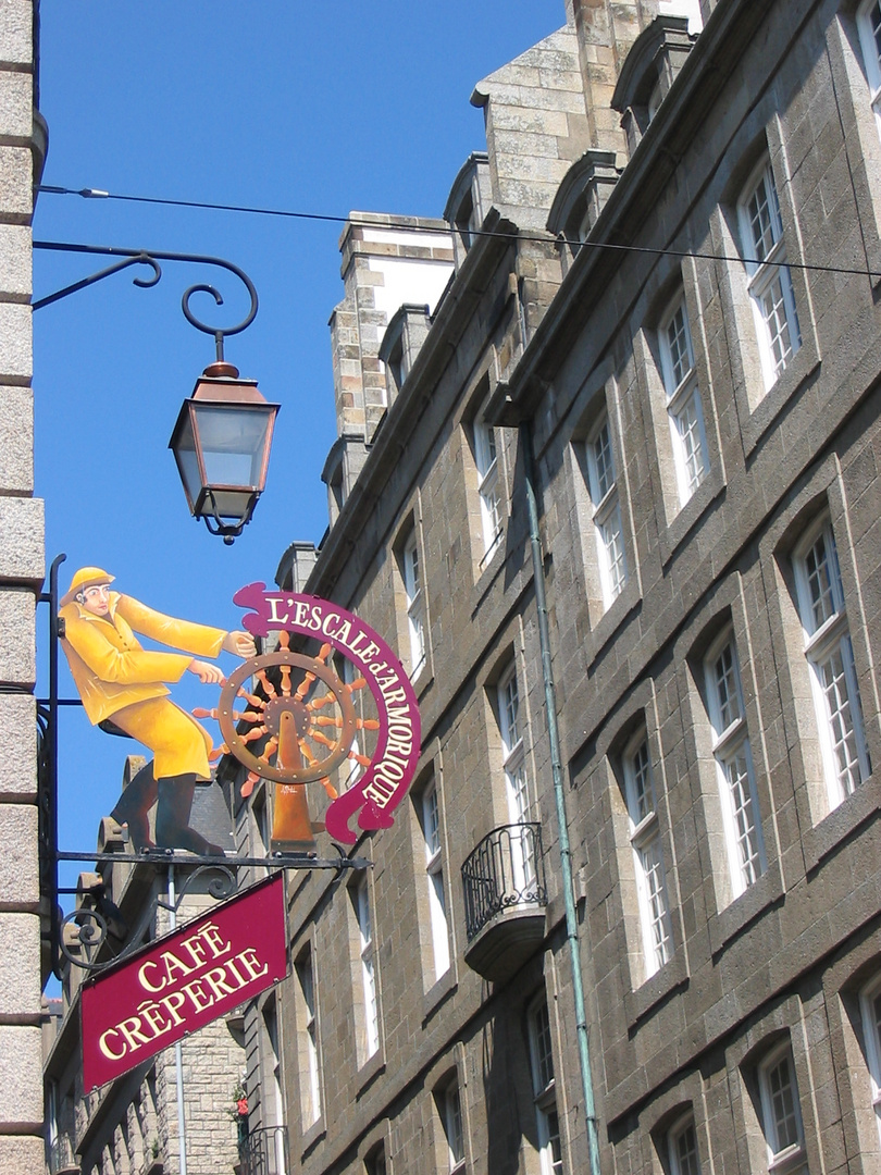 Maritimes Schild in St. Malo